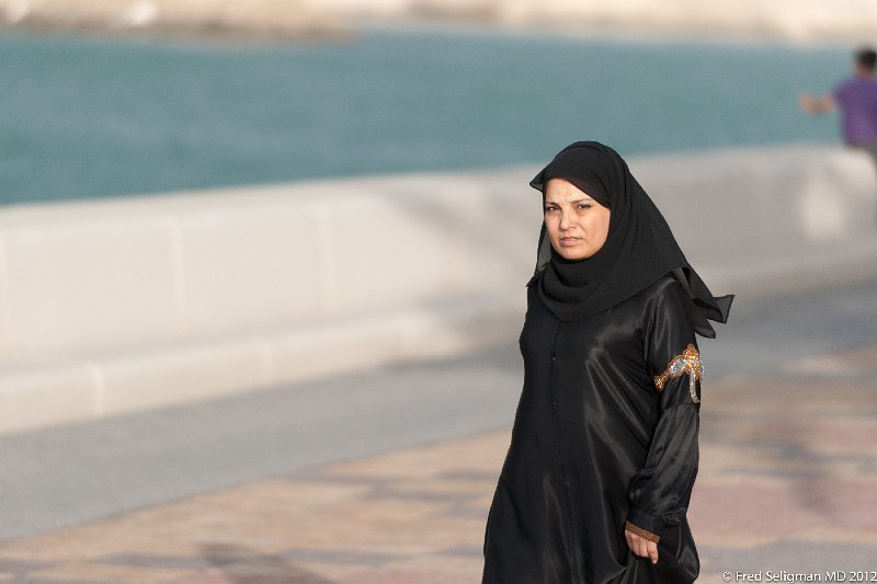 20120408_164613 Nikon D3 2x3.jpg - Lady on Corniche
